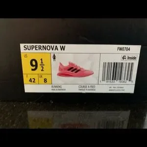 Adidas Supernova 9.5 in original box. Worn about 3 times Adidas Supernova 3 Black White Mens Running Sneakers IE4367  main image 3